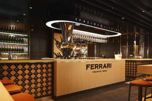 Ferrari_Bar.jpg